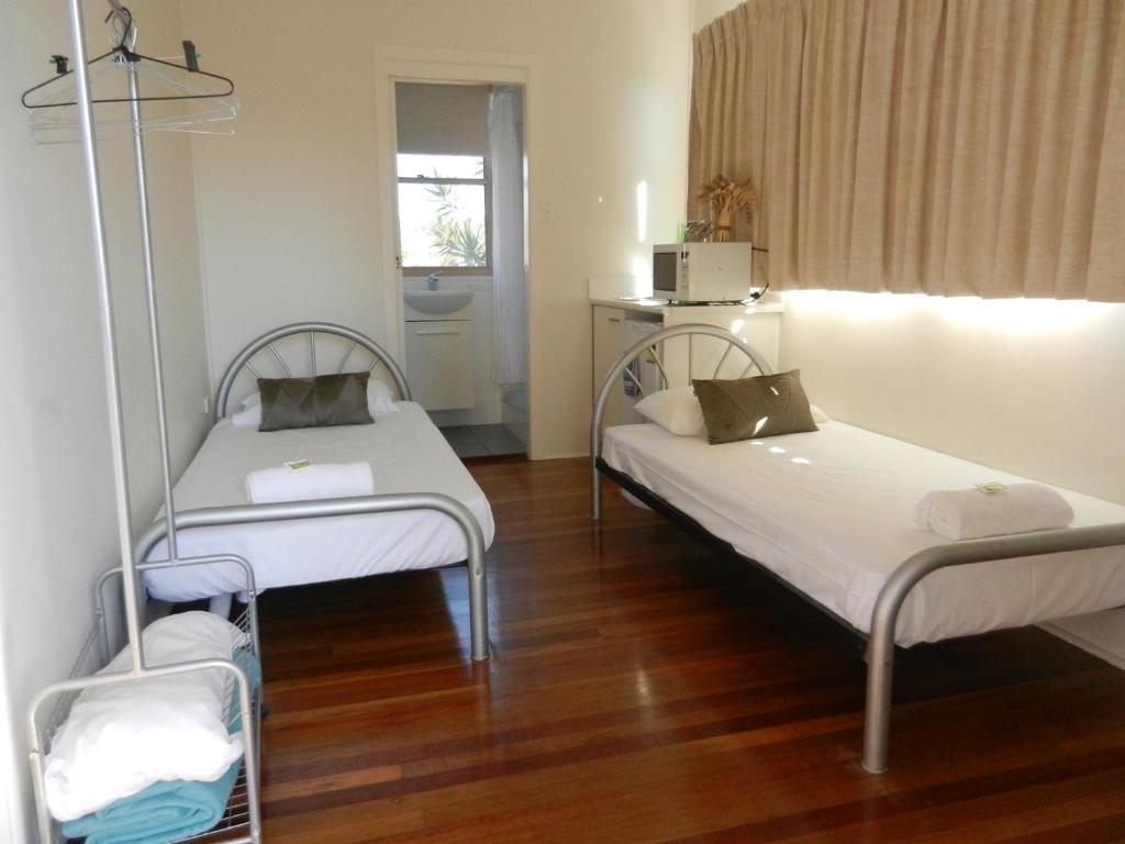 Golden Shores Motel Bilinga Δωμάτιο φωτογραφία