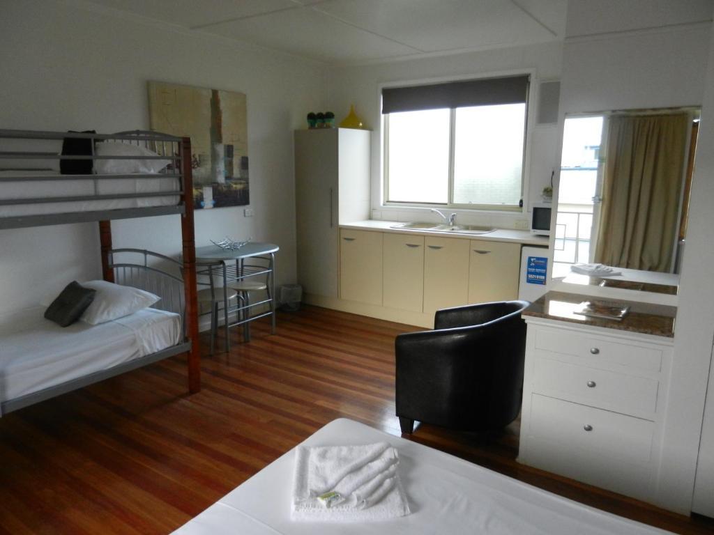 Golden Shores Motel Bilinga Δωμάτιο φωτογραφία