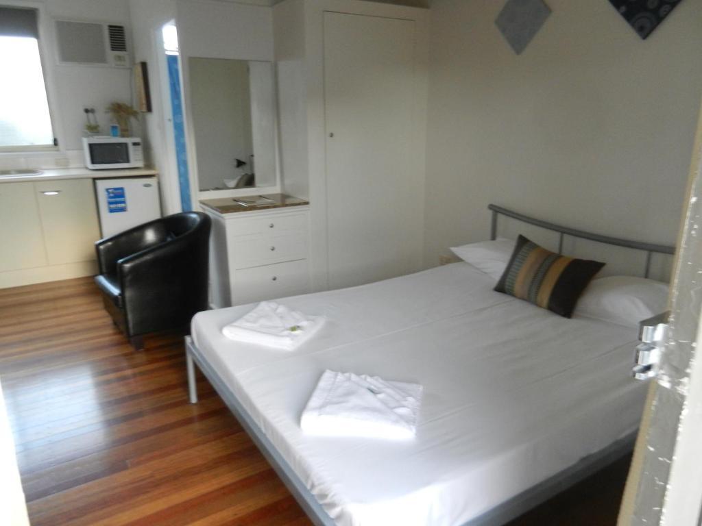 Golden Shores Motel Bilinga Δωμάτιο φωτογραφία